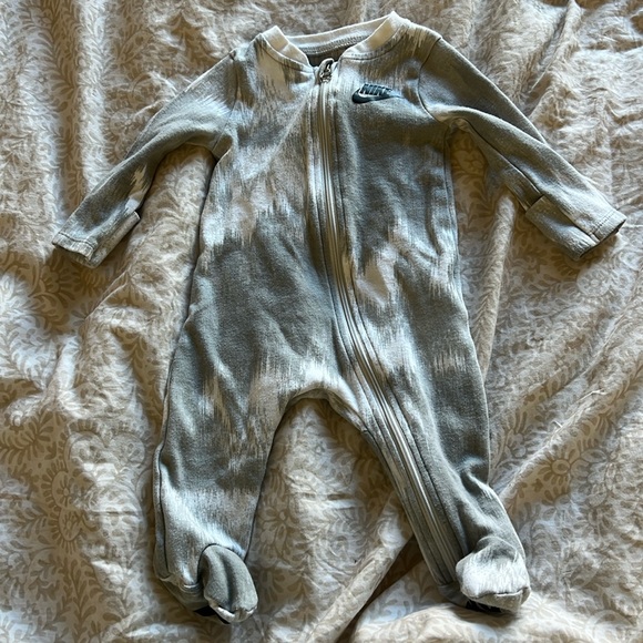 Nike Sleeper - Picture 1 of 1